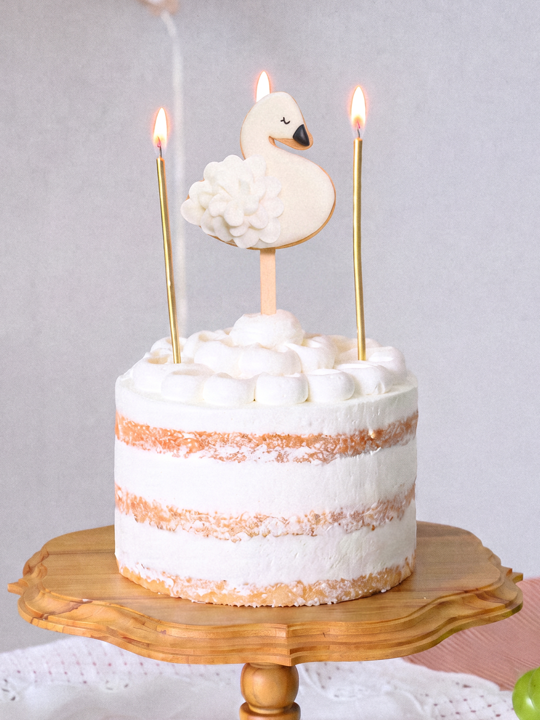 【セレブレーションセット】ケーキ+フリルスワンのアイシングクッキー+キャンドル